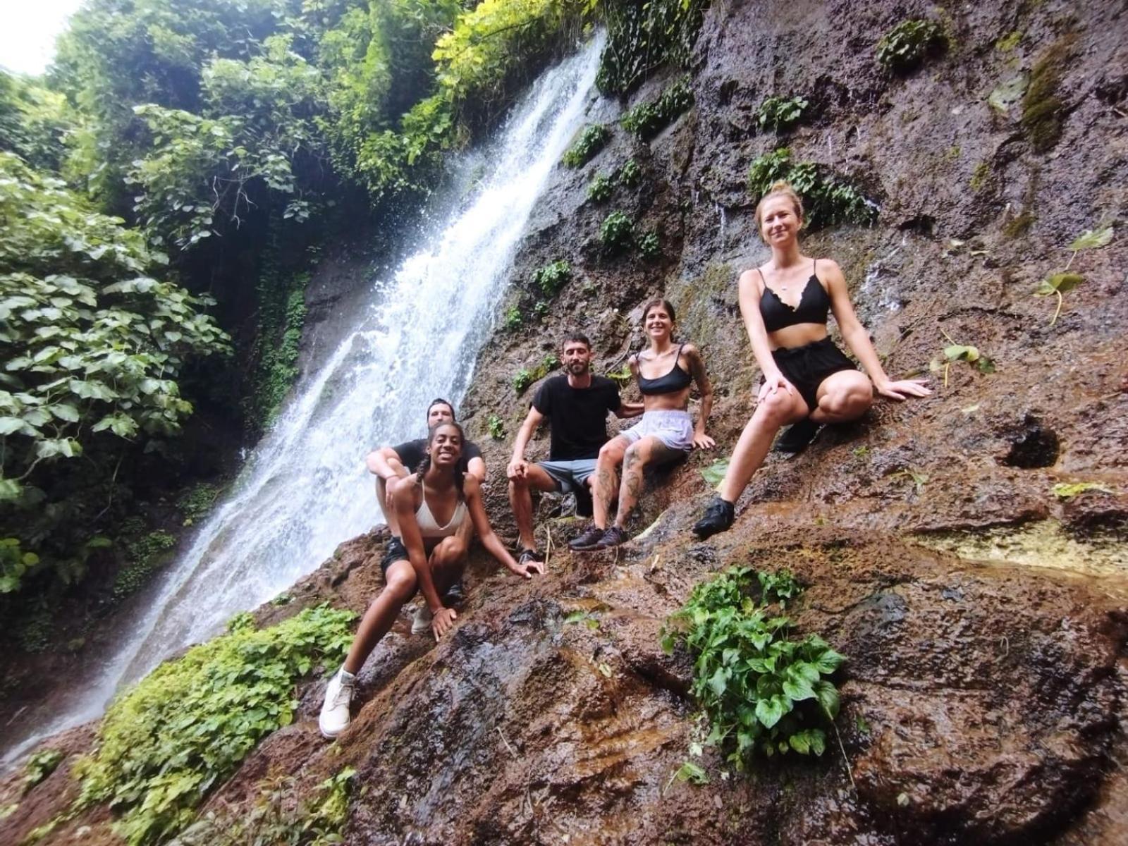 Waterfalls-Tour, Scooter-Rental & Hostal El Pacifico Juayúa Dış mekan fotoğraf